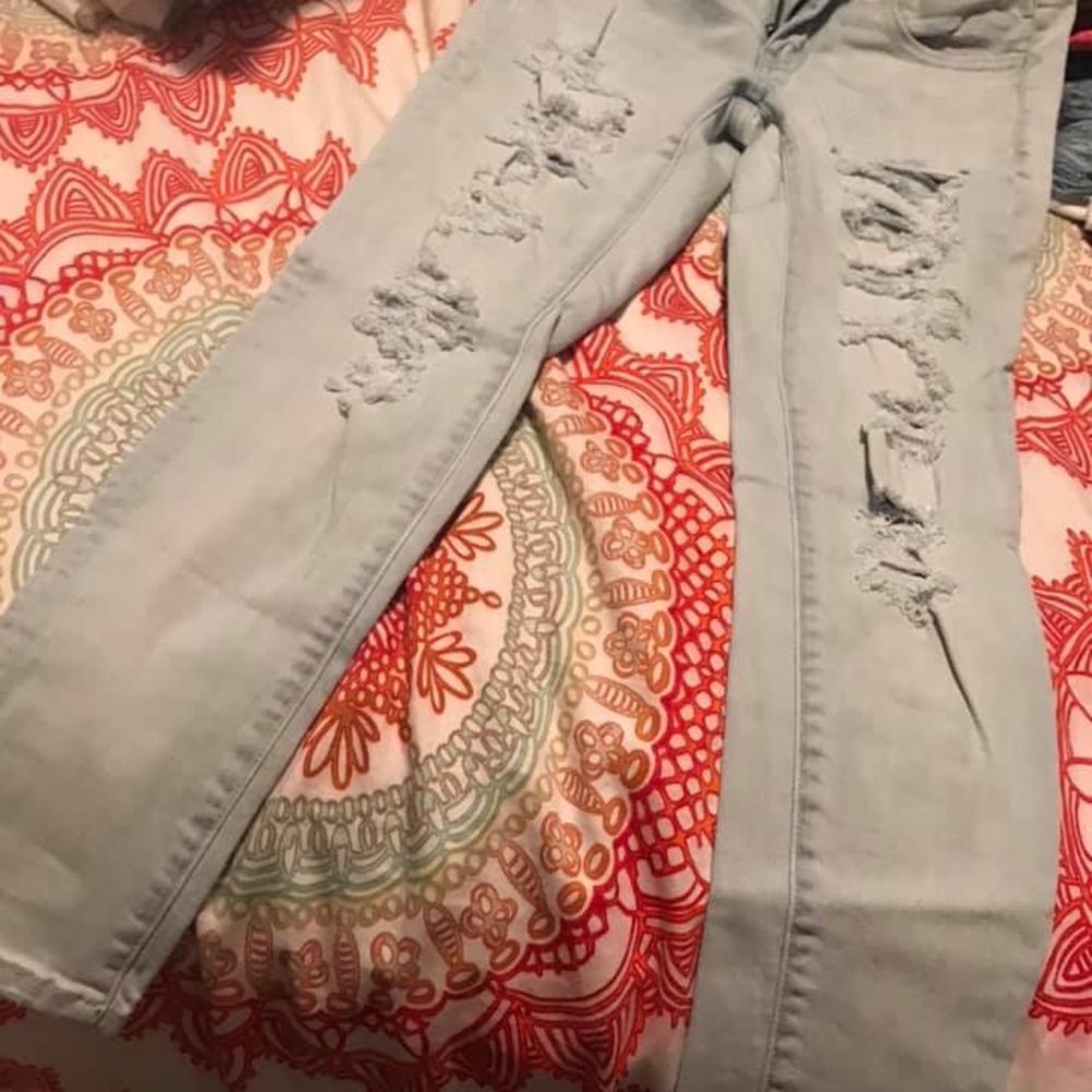 I Have Two Of The Same Exact Pair Size 2 And 4 - image 5